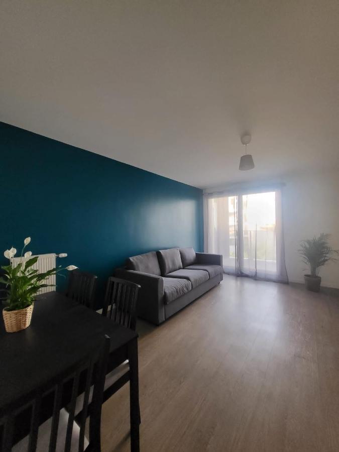 Logement La Courneuve-Aubervilliers Rerb Exterior photo