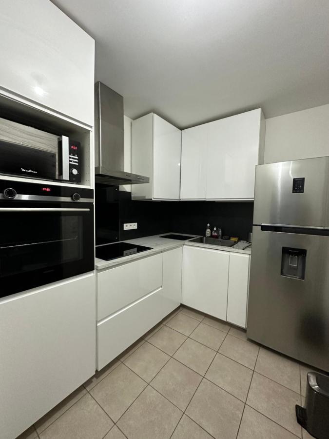 Logement La Courneuve-Aubervilliers Rerb Exterior photo